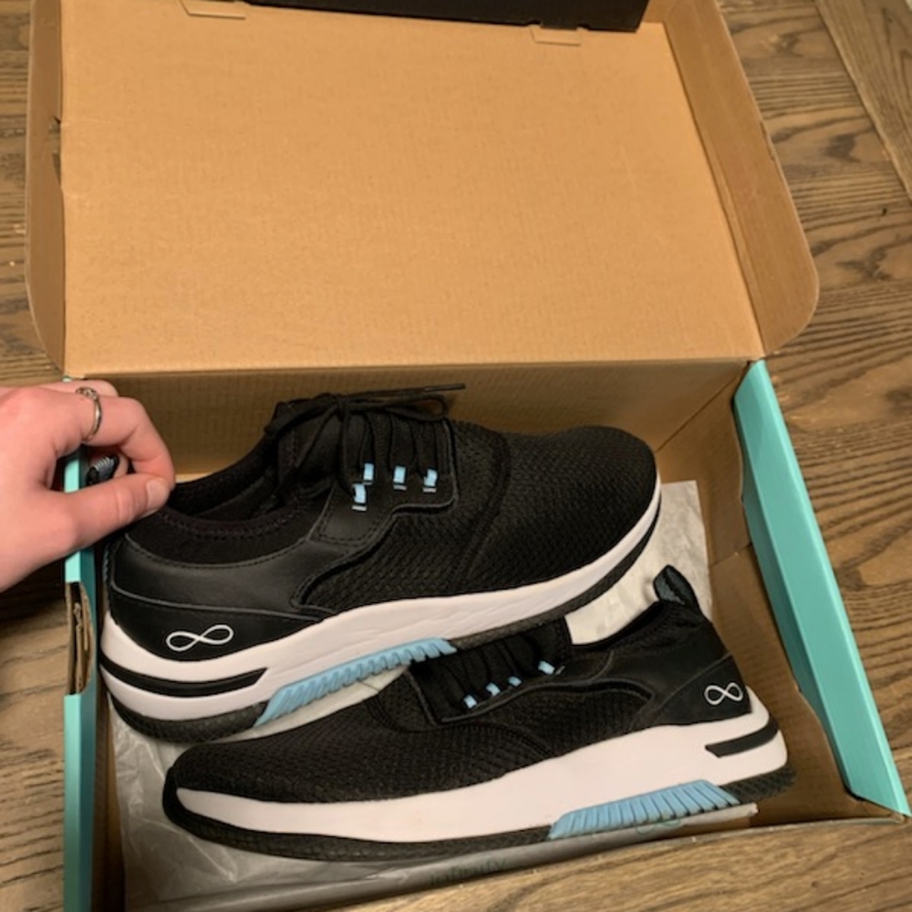 Cherokee infinity shoes